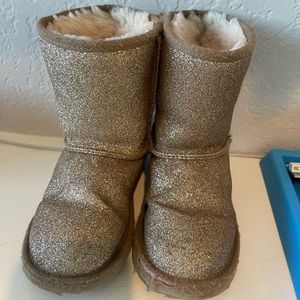 Girls Ugg Australia Short II gold glitter Ugg boots size 12
